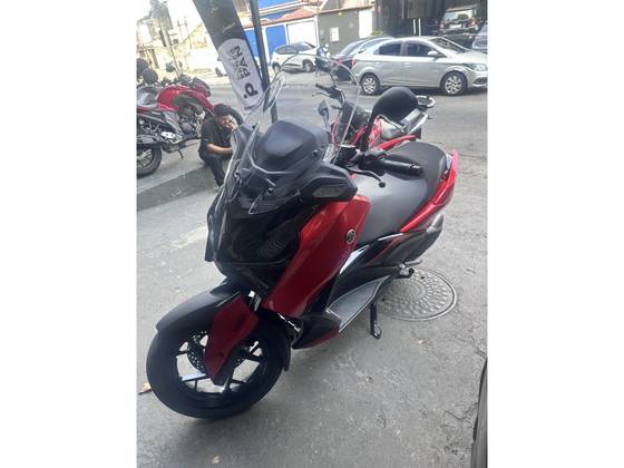 YAMAHA XMAX 300 CONNECTED ABS YAMAHA XMAX 300 CONNECTED ABS